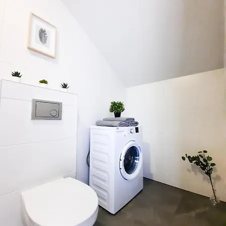 Ella - Sviesu. Stilinga. Jauku. Daire Palanga