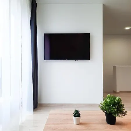 Ella - Sviesu. Stilinga. Jauku.