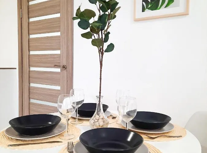 Ella - Sviesu. Stilinga. Jauku. פלאנגה