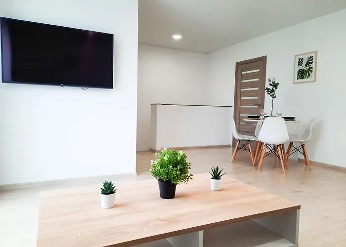 Ella - Sviesu. Stilinga. Jauku. דירה