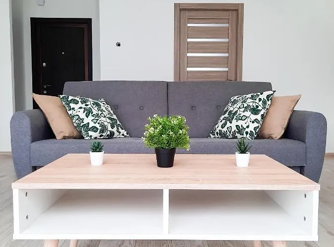 Ella - Sviesu. Stilinga. Jauku. פלאנגה