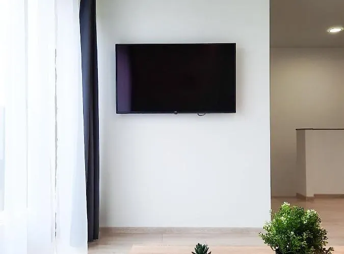 Ella - Sviesu. Stilinga. Jauku.